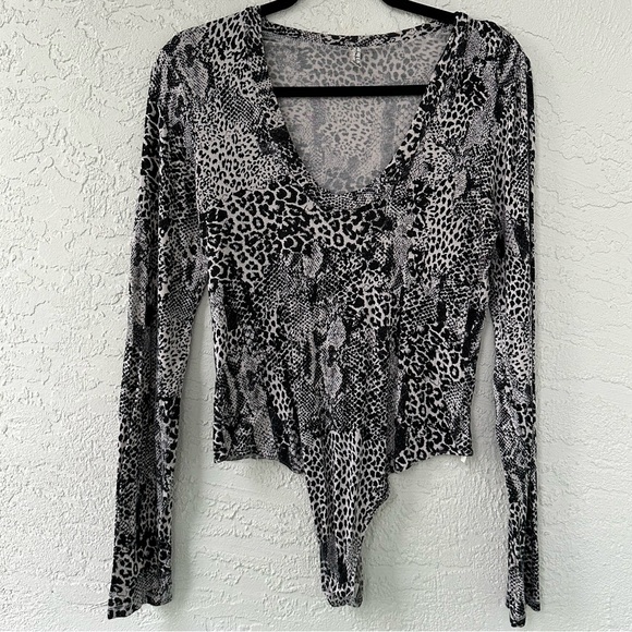 Free People Intimately Body Suit Large P2P 17”. Viscose Spandex Snake Skin - Picture 2 of 12